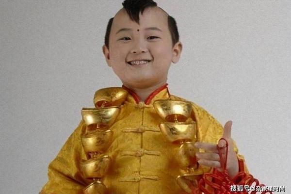 母子为儿子求文昌，算命先生说孩子童子命，母亲不信疯狂责备