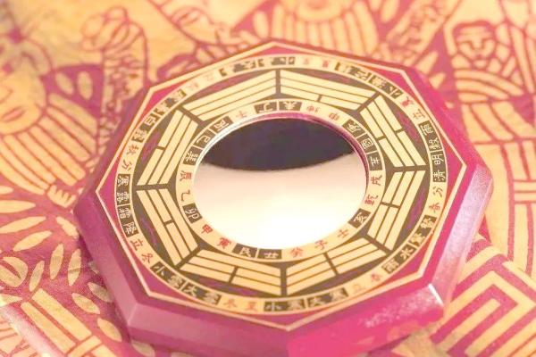 风水解读女性辟邪带什么东西好免受影响