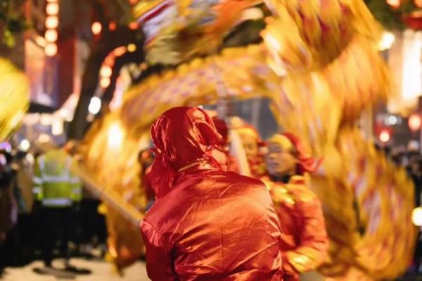 传统民俗闹元宵 传统民俗闹元宵吃什么