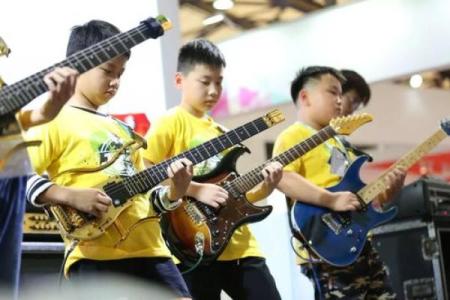 学会吉他八字词语，弹出独具个性的音乐