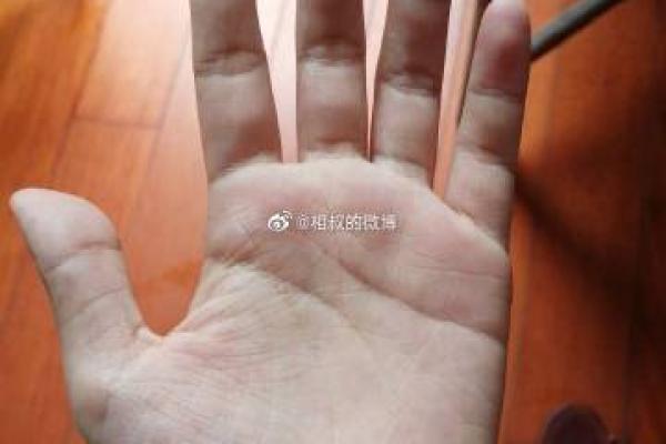 车站算命的