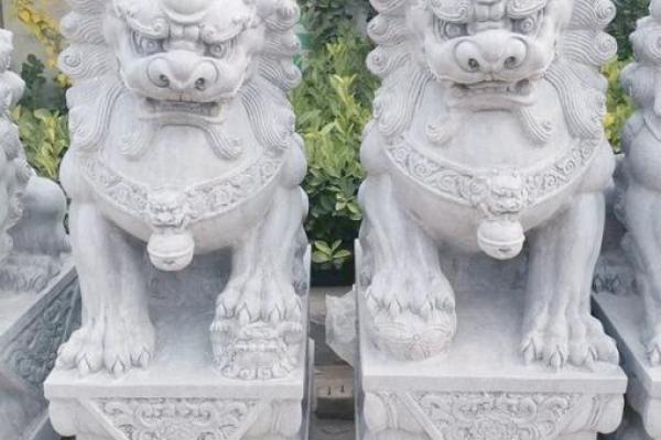 摆放狮子在大门风水起到招财作用