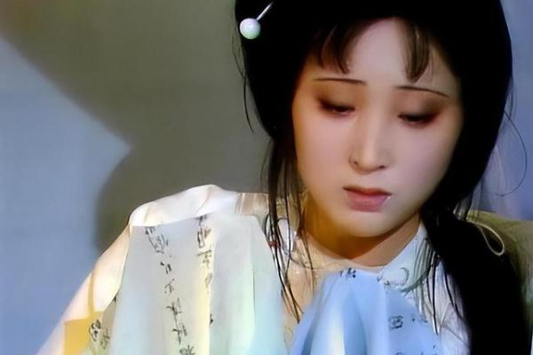 画上倒八字眉，陈晓旭惊叫这让我怎么见人？杨树云用这个词说服她