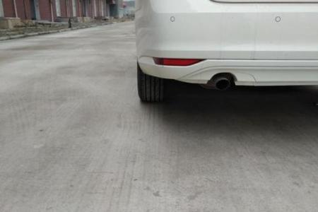 车后轮外八字