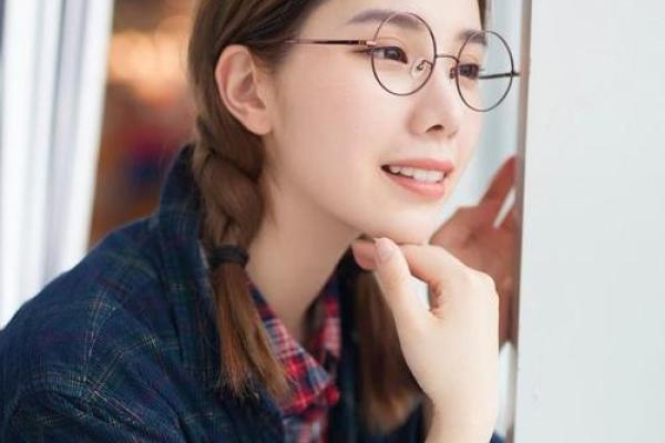 低调实力雄厚的星座女