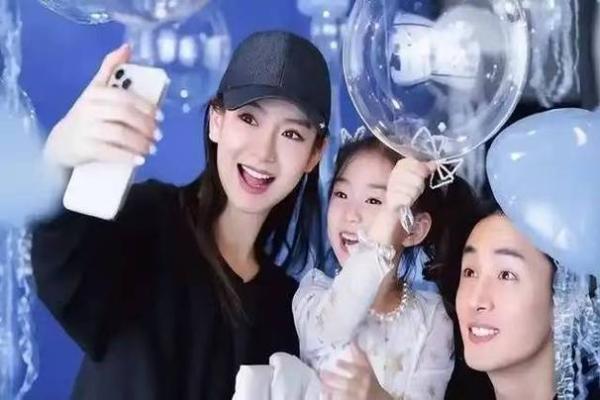戚薇女儿的星座是什么？