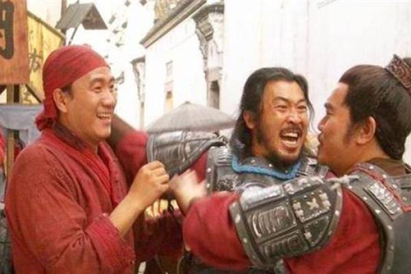 朱元璋得知此人与他生辰八字相同，欲招来杀掉，见面却大喜：重赏