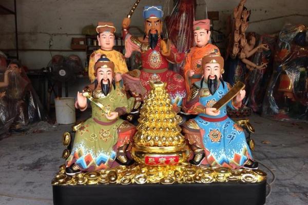 供奉观音还是供奉财神