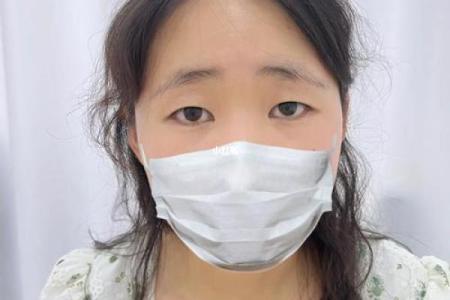 女人八字眉